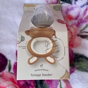 Moss & Fawn Forage Feeder in “foliage” 4+ months